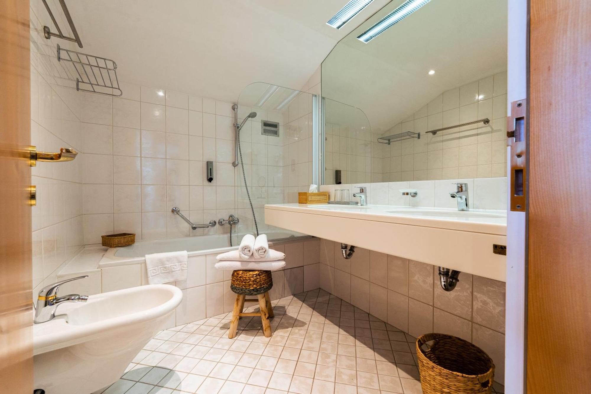 Boutique Hotel Olympia Seefeld in Tirol Ngoại thất bức ảnh