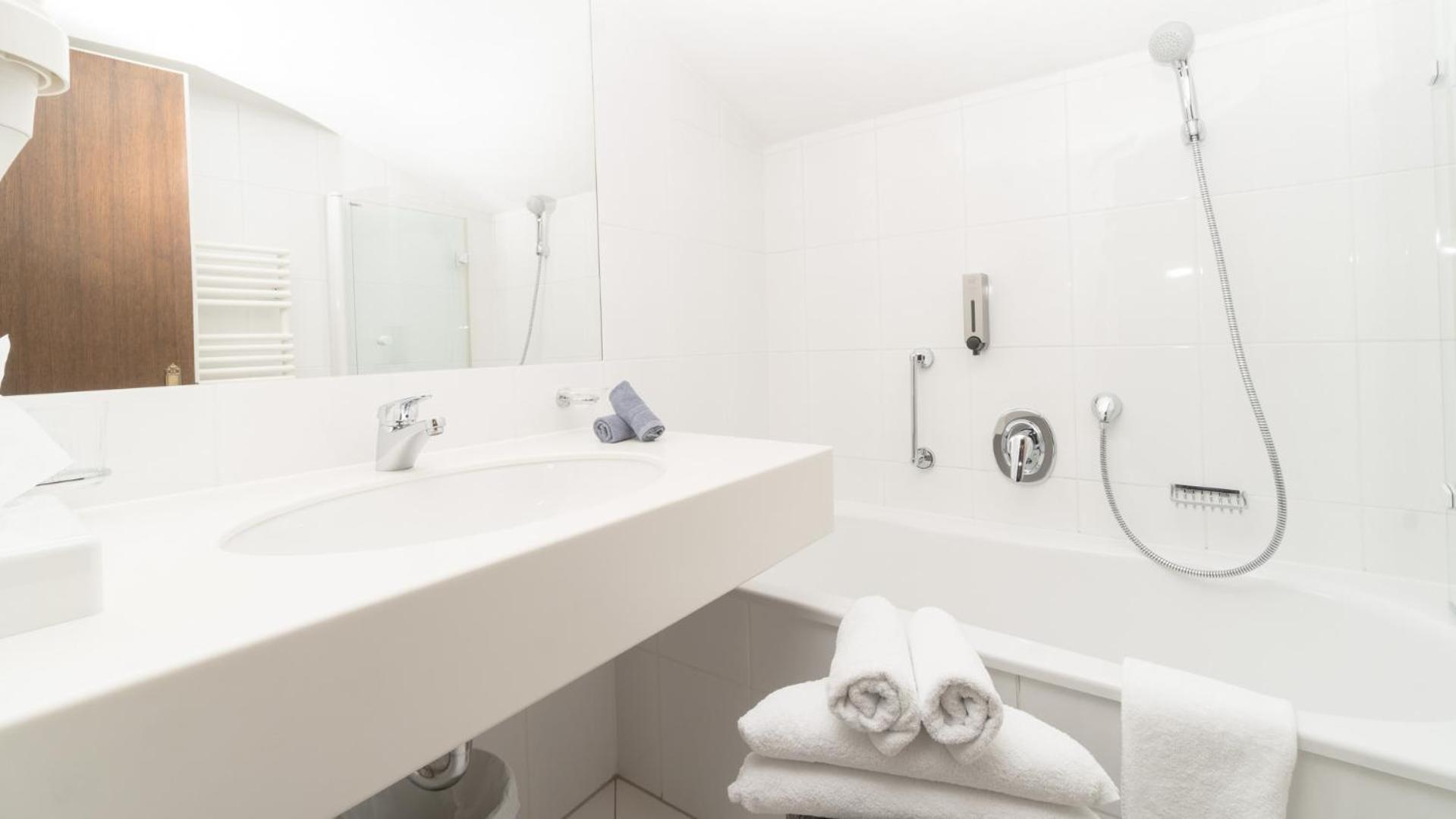 Boutique Hotel Olympia Seefeld in Tirol Ngoại thất bức ảnh