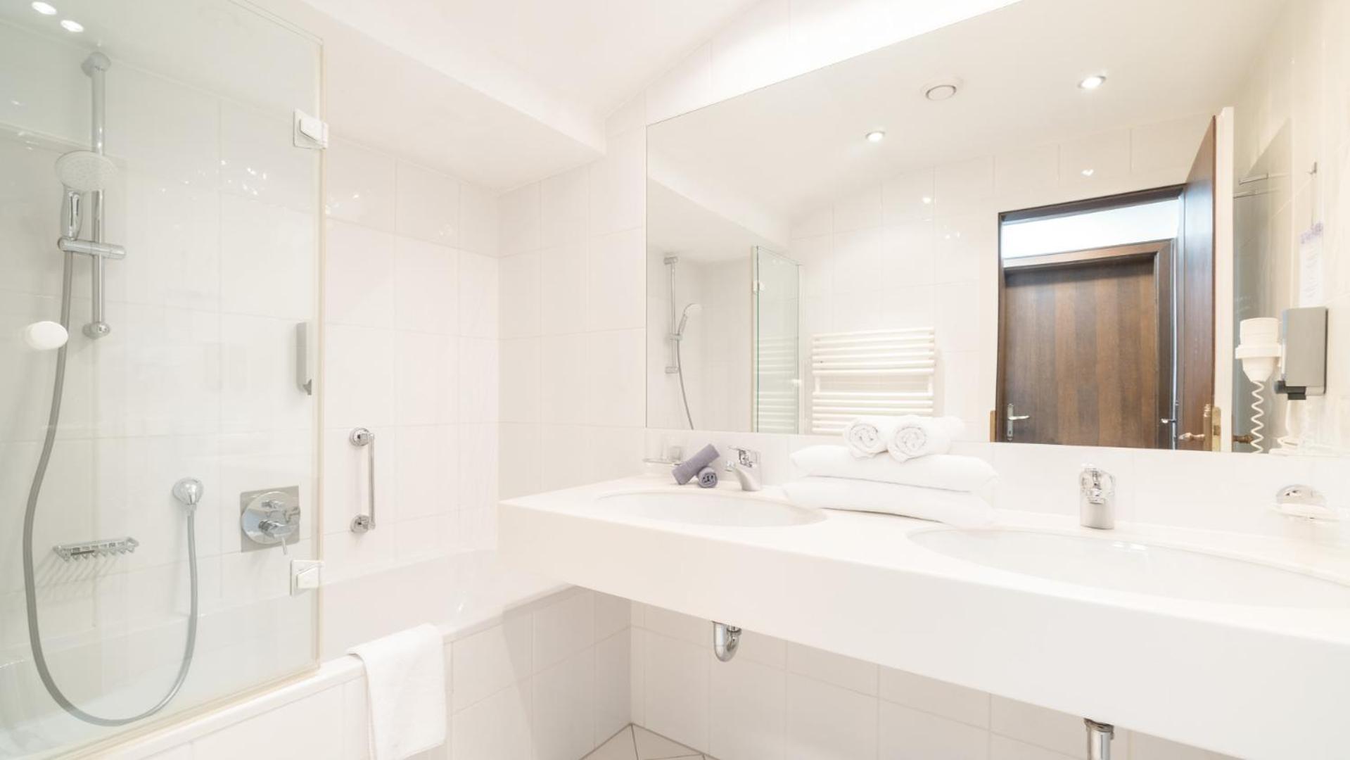 Boutique Hotel Olympia Seefeld in Tirol Ngoại thất bức ảnh